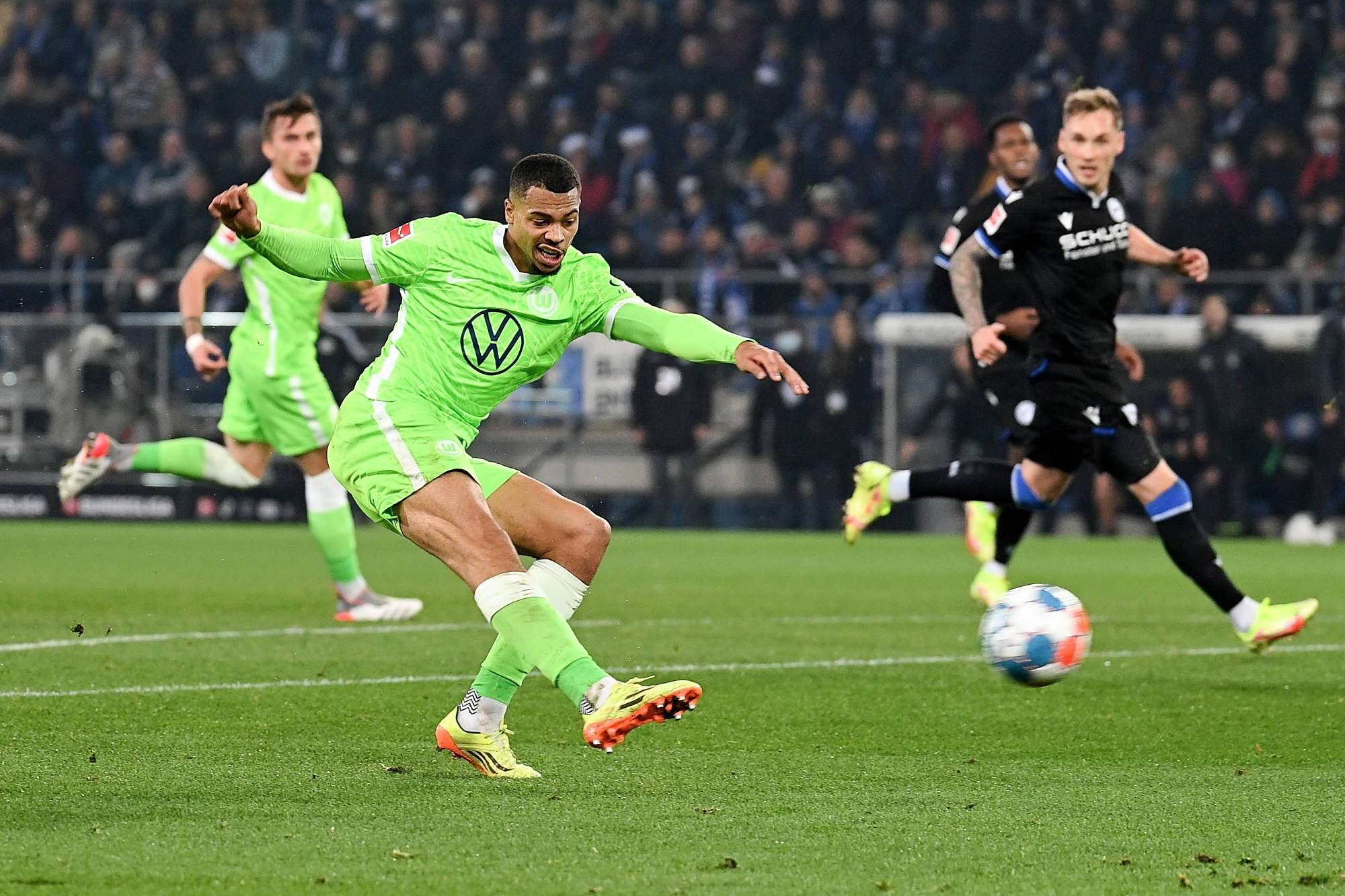 他在首个赛 他在首个赛